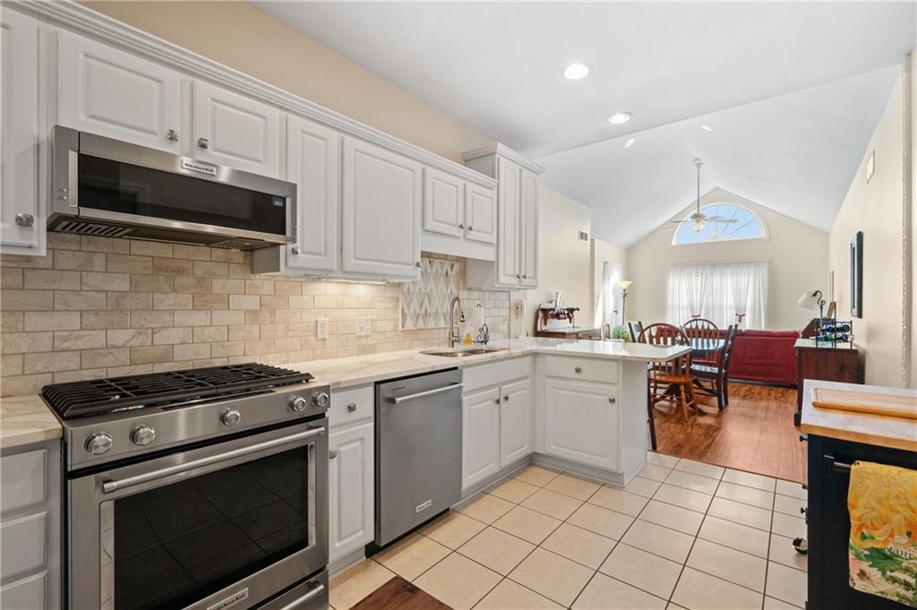 309 Saddlebrook Road Gibsonia, PA 15044 - Photo 8 of 29 Gallery Image 8