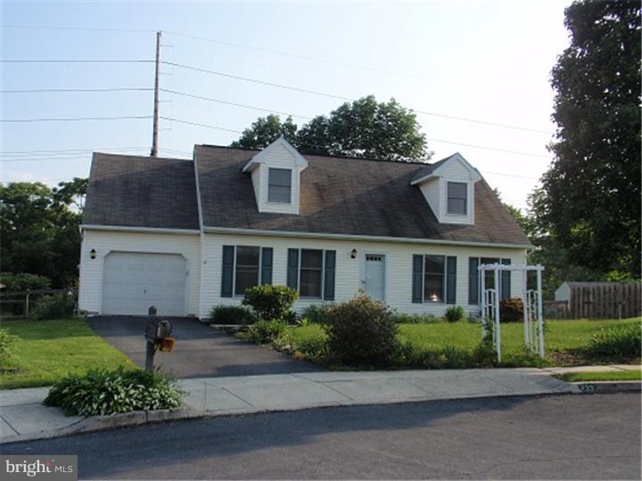 233 Sunrise Road Reading, PA 19606 - Photo 1 of 14 Exterior Front