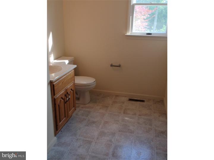233 Sunrise Road Reading, PA 19606 - Photo 5 of 14 Bathroom