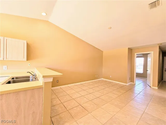 a view of utility room