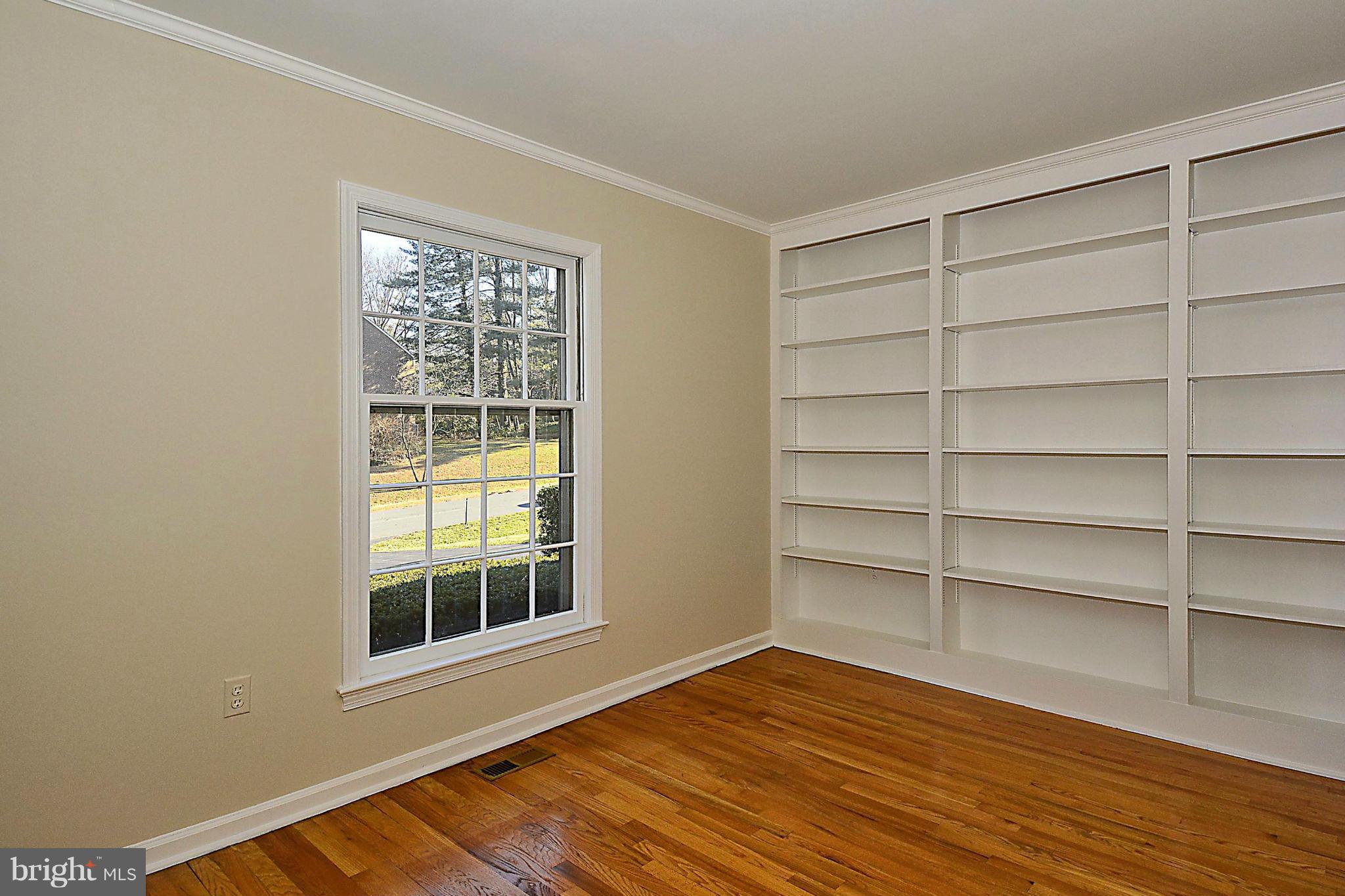 11820 Gregerscroft Road Potomac, MD 20854 - Photo 17 of 30 Office