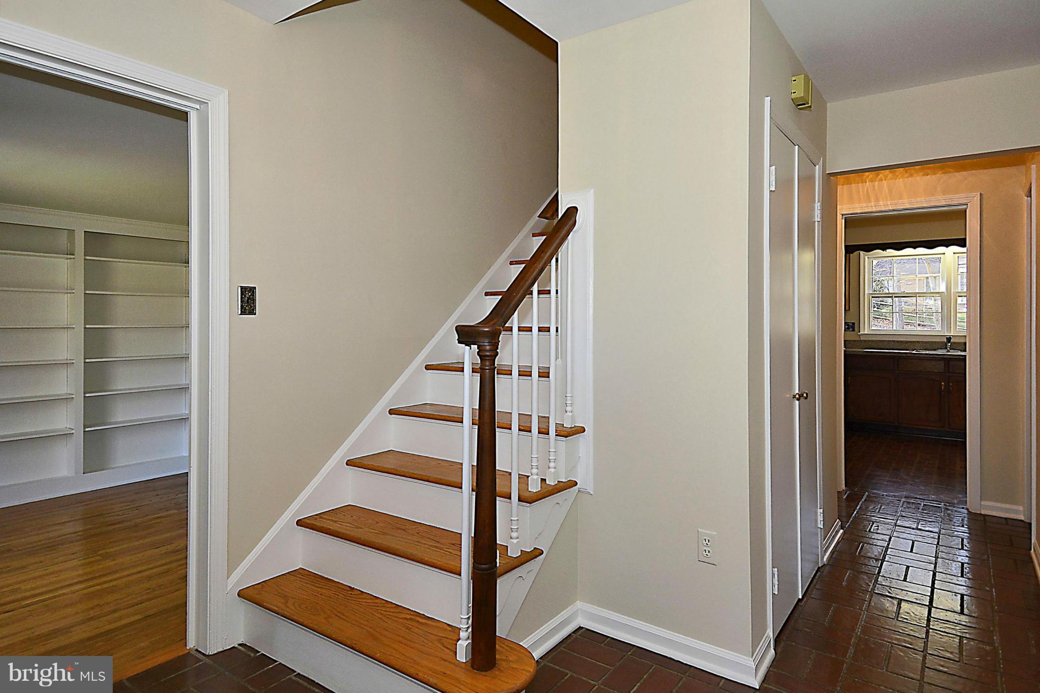 11820 Gregerscroft Road Potomac, MD 20854 - Photo 7 of 30 Interior (General)
