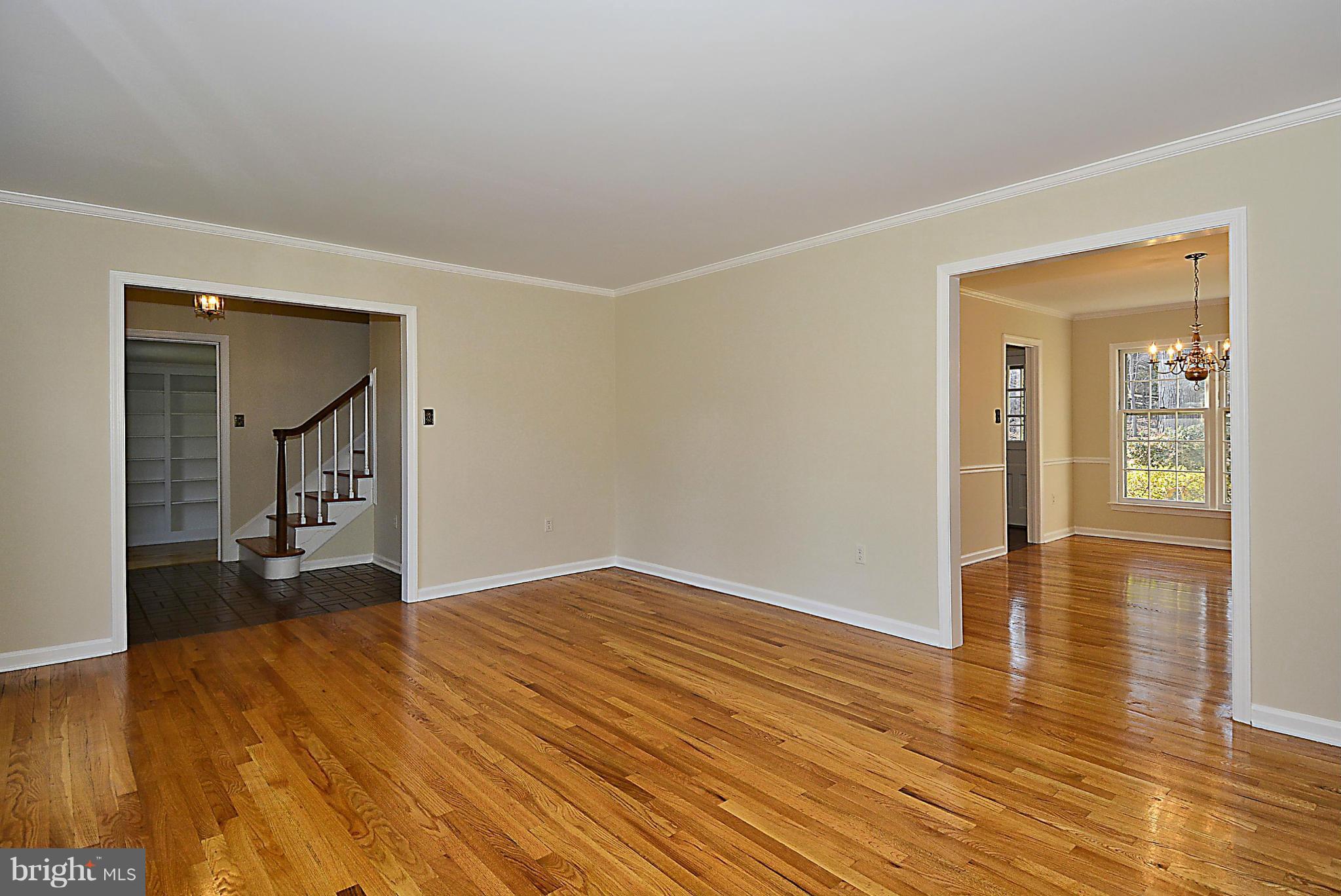 11820 Gregerscroft Road Potomac, MD 20854 - Photo 9 of 30 Living Room