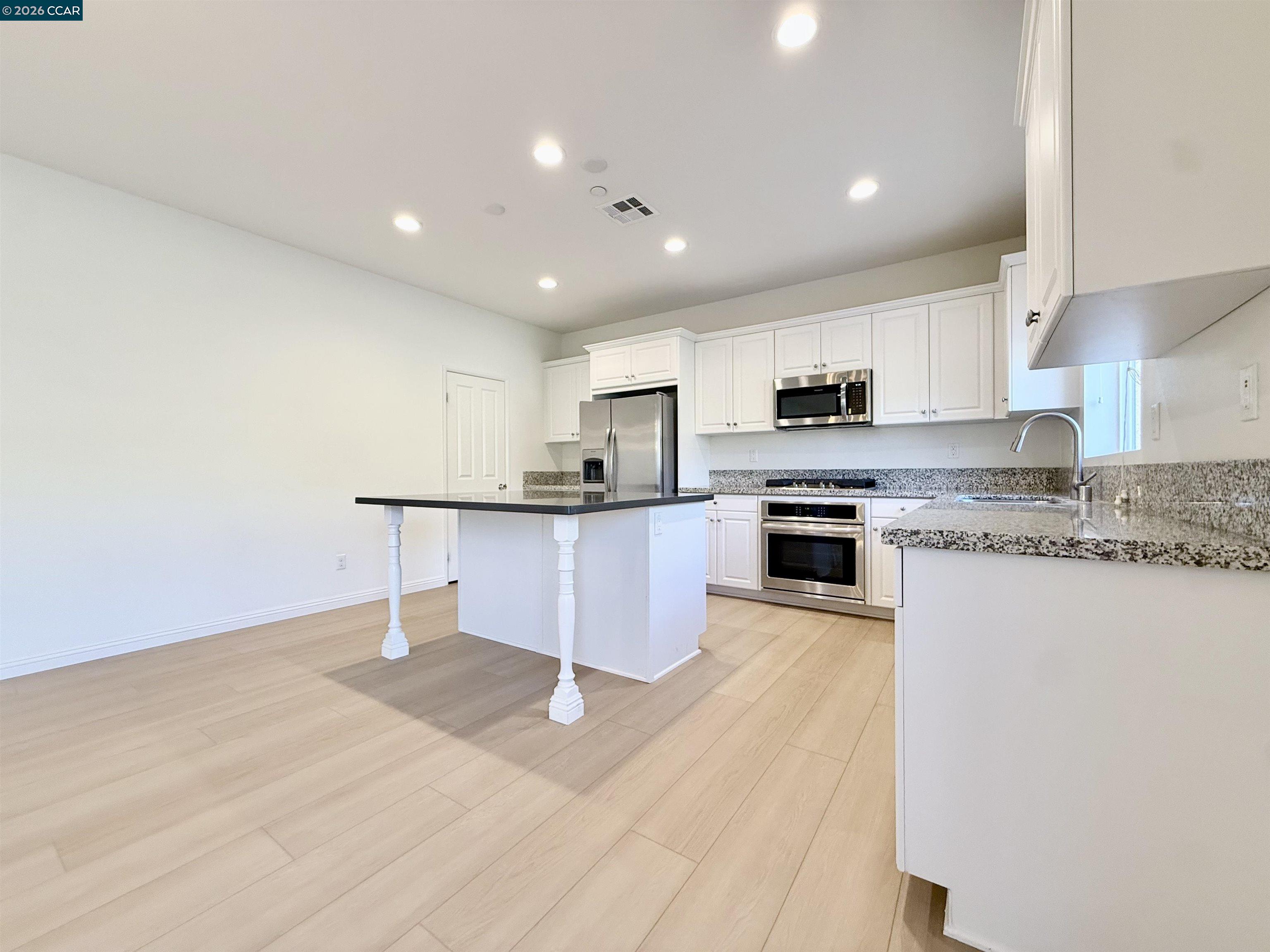 20455 Canaan Circle Riverside, CA 92507 - Photo 3 of 41