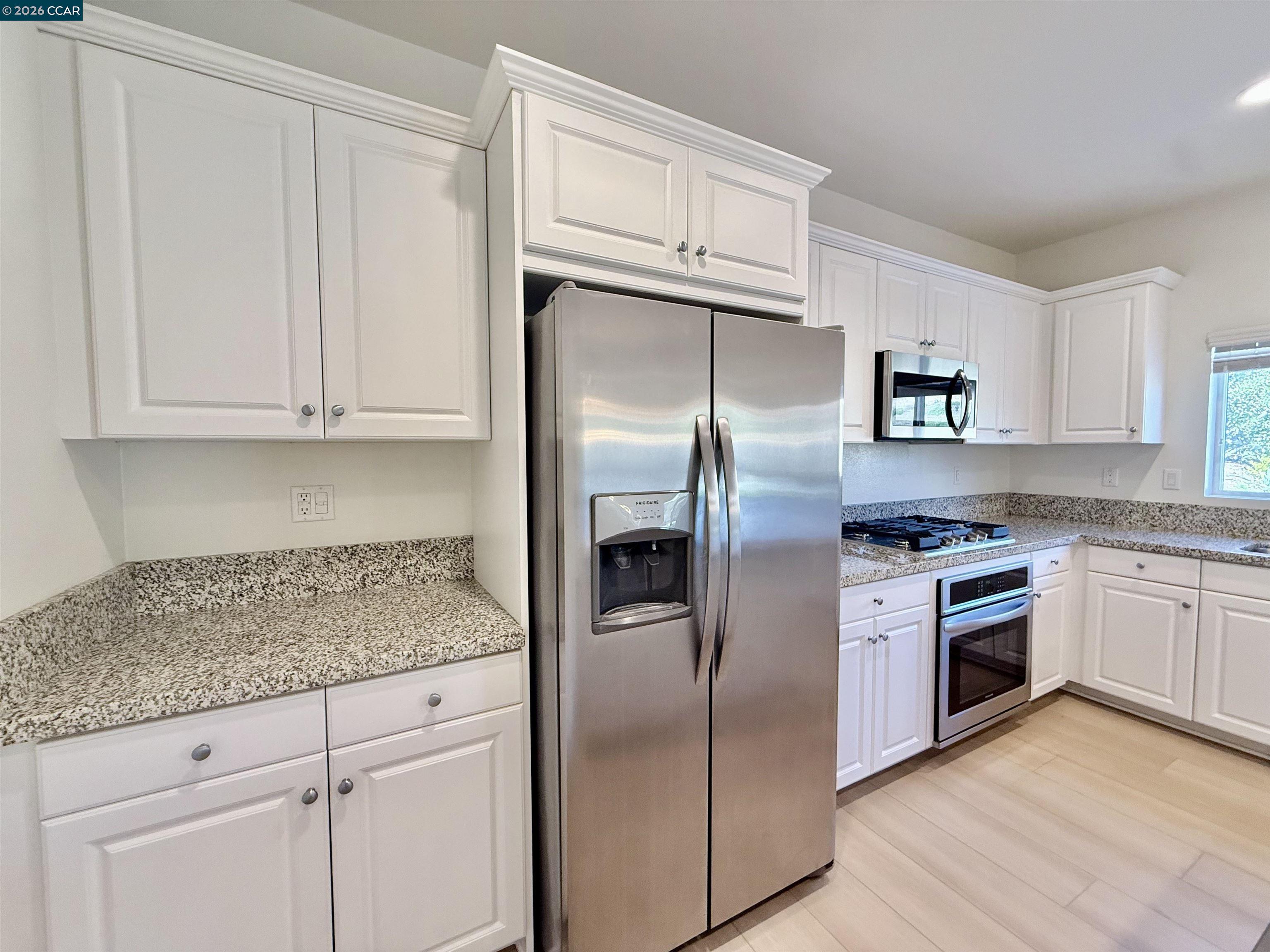 20455 Canaan Circle Riverside, CA 92507 - Photo 4 of 41