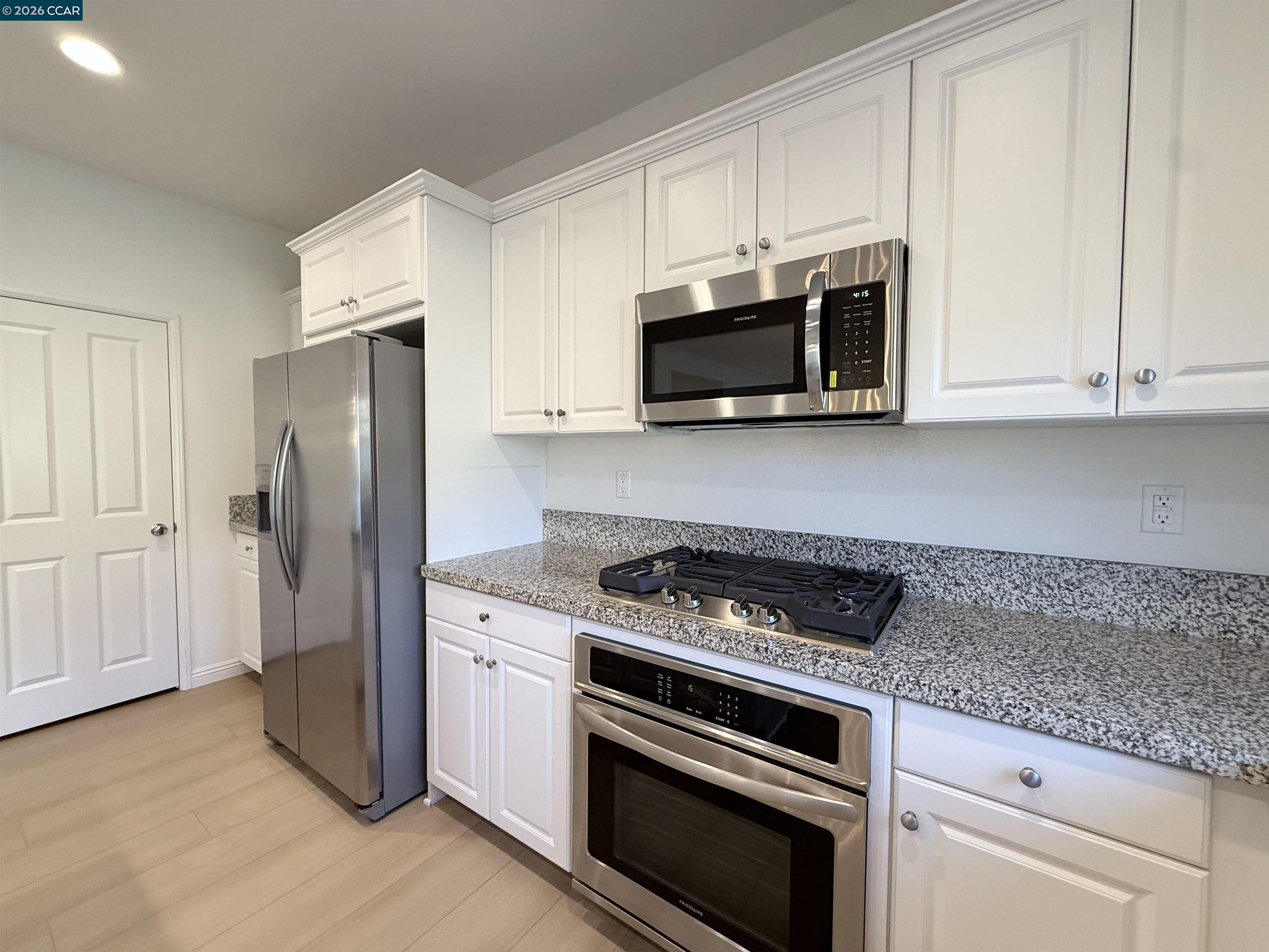 20455 Canaan Circle Riverside, CA 92507 - Photo 5 of 41