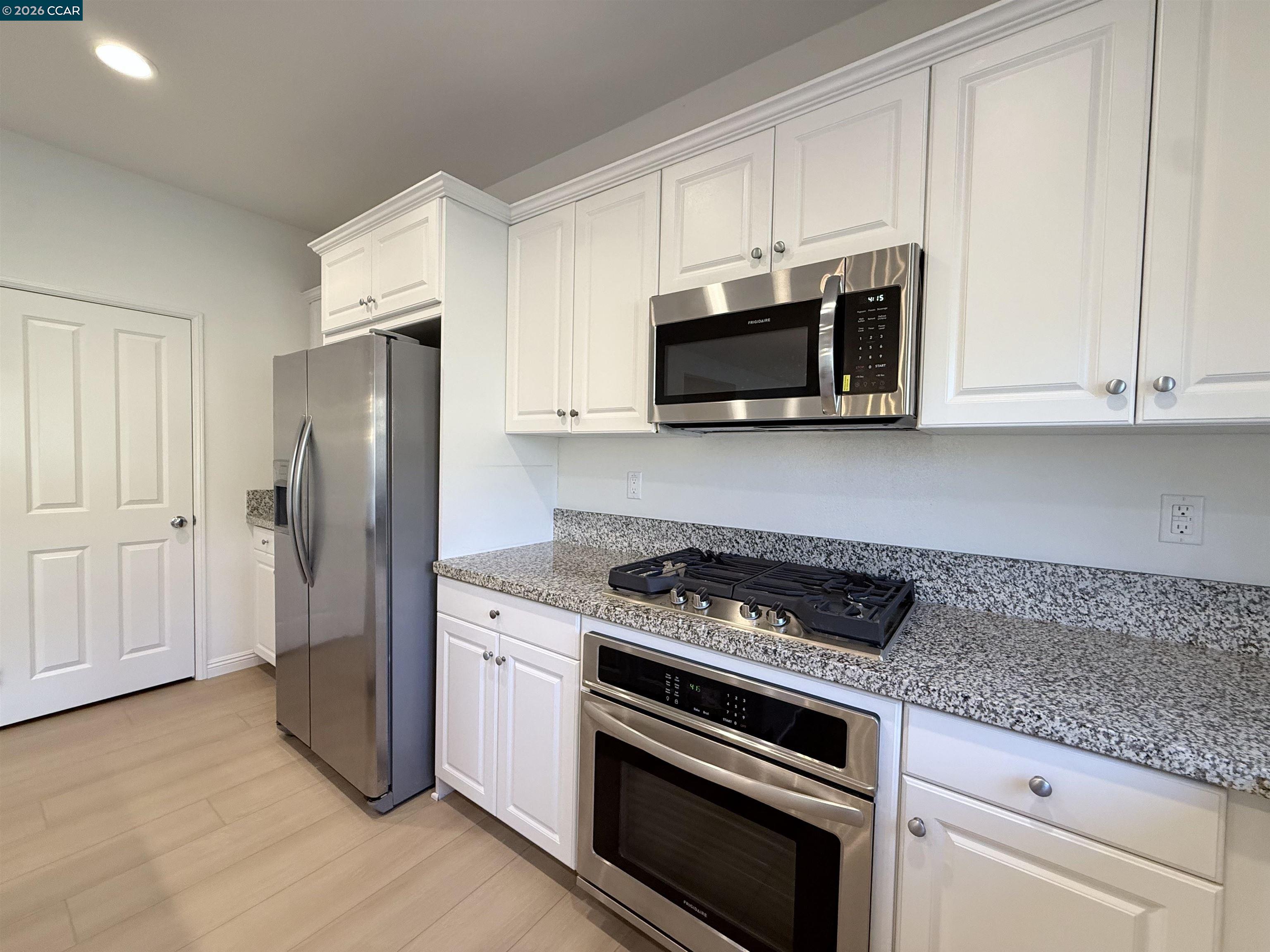 20455 Canaan Circle Riverside, CA 92507 - Photo 6 of 41