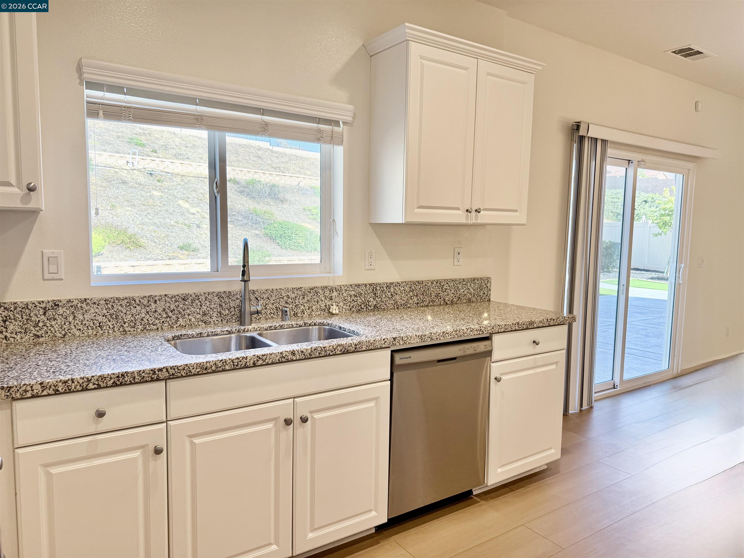 20455 Canaan Circle Riverside, CA 92507 - Photo 7 of 41