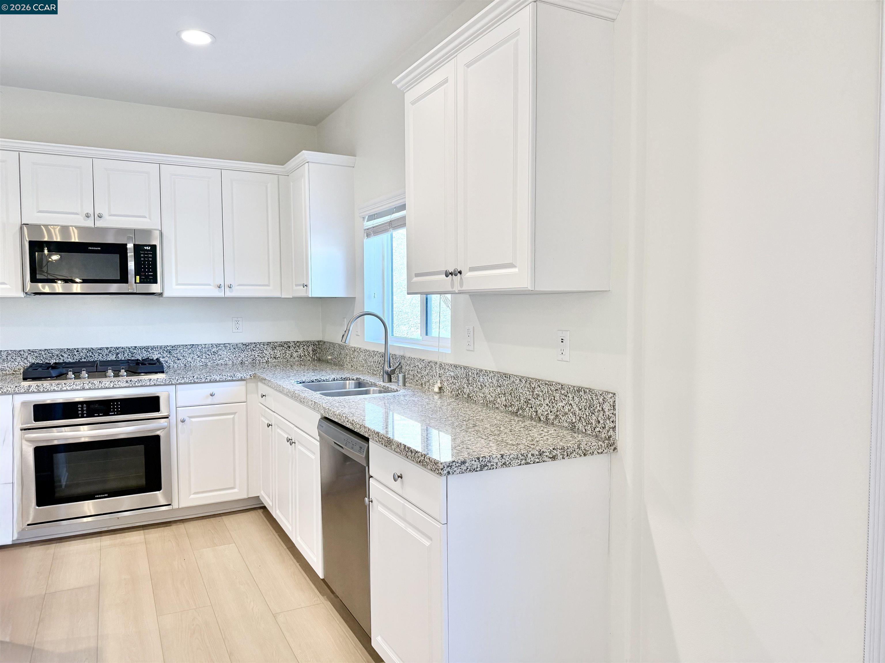 20455 Canaan Circle Riverside, CA 92507 - Photo 8 of 41