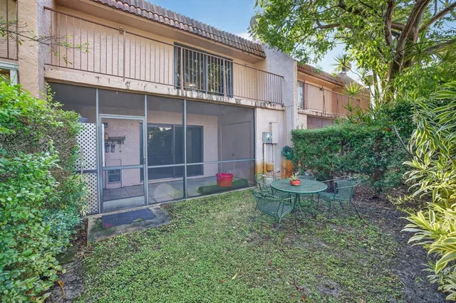 a car parked in front of a building