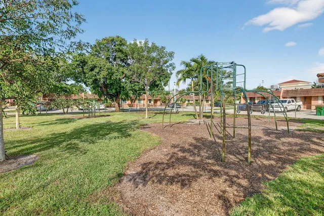 $310,000 | 16 Toledo Court, Unit 338, Davie, FL 33324