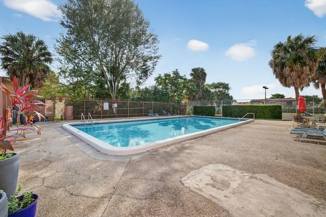 $310,000 | 16 Toledo Court, Unit 338, Davie, FL 33324