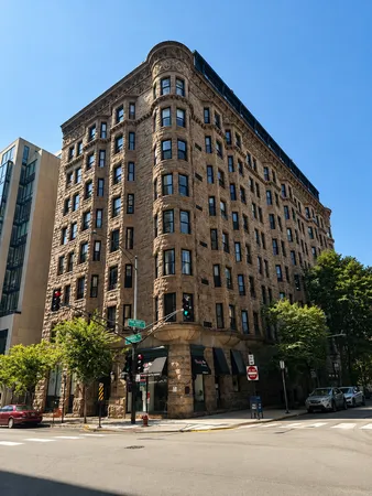 $2,800 | 2800 North Pine Grove Avenue, Unit 5A, Chicago, IL 60657