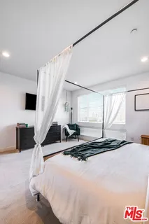 $849,000 | 10878 Bloomfield Street, Unit 211, Toluca Lake, CA 91602