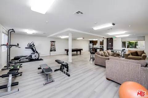 $849,000 | 10878 Bloomfield Street, Unit 211, Toluca Lake, CA 91602