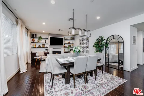 $849,000 | 10878 Bloomfield Street, Unit 211, Toluca Lake, CA 91602