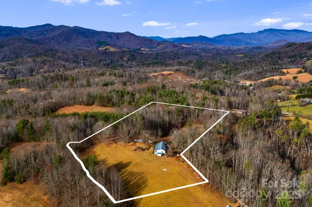 $395,000 | 686 Sam Jones Road, Burnsville, NC 28714