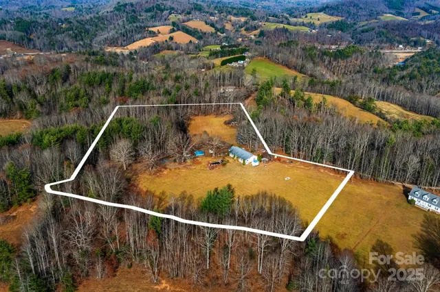 $395,000 | 686 Sam Jones Road, Burnsville, NC 28714