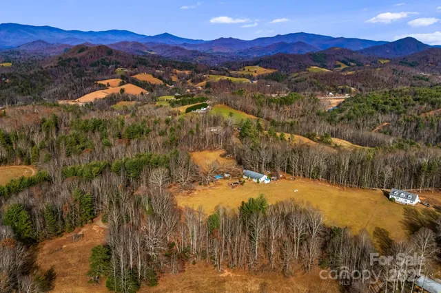 $395,000 | 686 Sam Jones Road, Burnsville, NC 28714