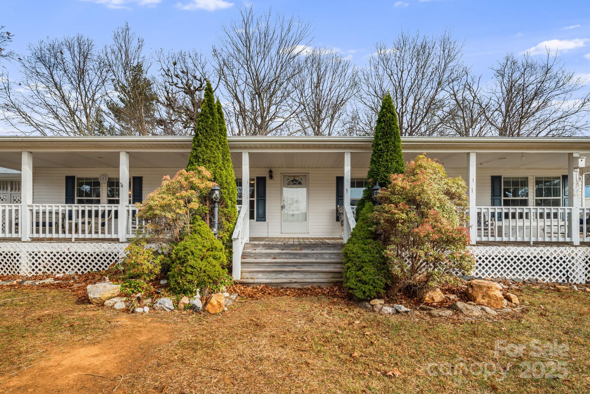 686 Sam Jones Road Burnsville, NC 28714 - Photo 4 of 41 front view of a house
