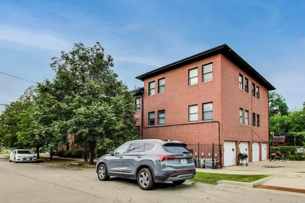 $110,000 | 1431 West 108th Street, Unit C, Chicago, IL 60643