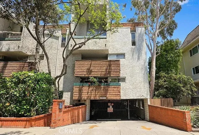 a view of house with outdoor space