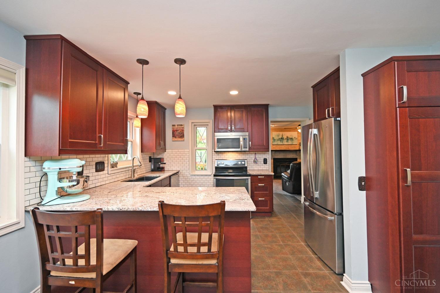 5694 Haubner Road Cincinnati, OH 45247 - Photo 11 of 46