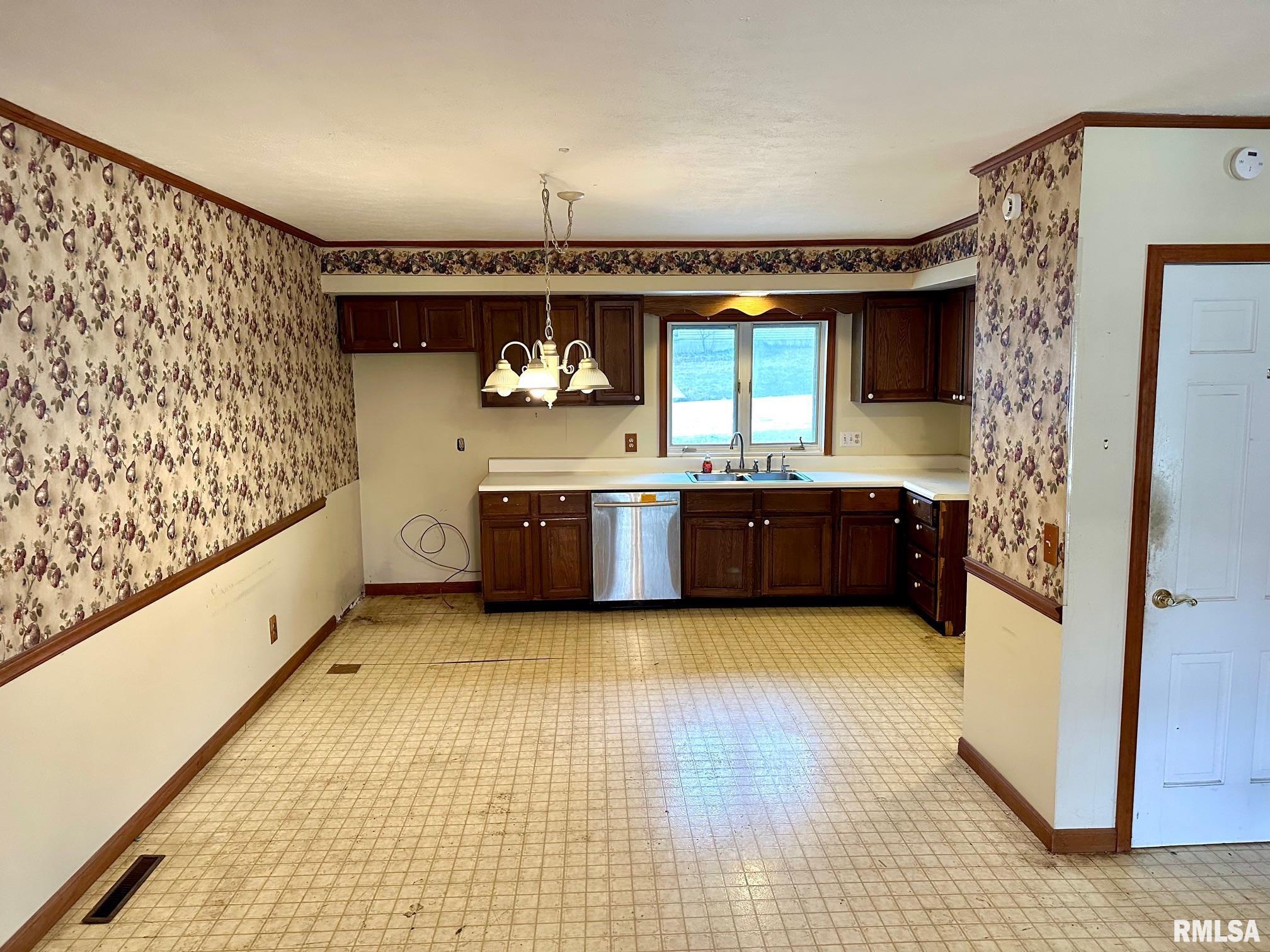 17 Springwater Drive Jacksonville, IL 62650 - Photo 15 of 31