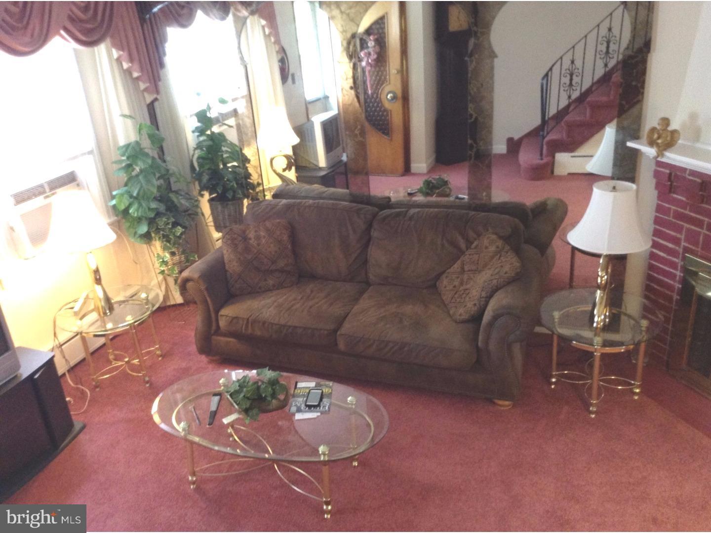 710 Copley Road Upper Darby, PA 19082 - Photo 5 of 20 Living Room