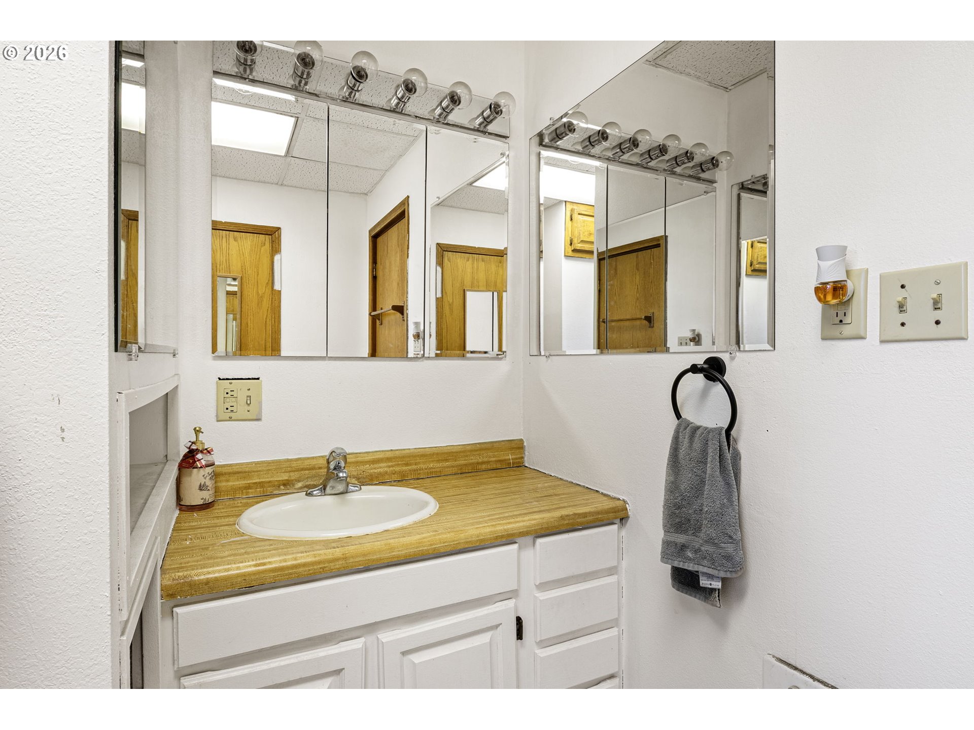 430 Division Avenue Drain, OR 97435 - Photo 35 of 47