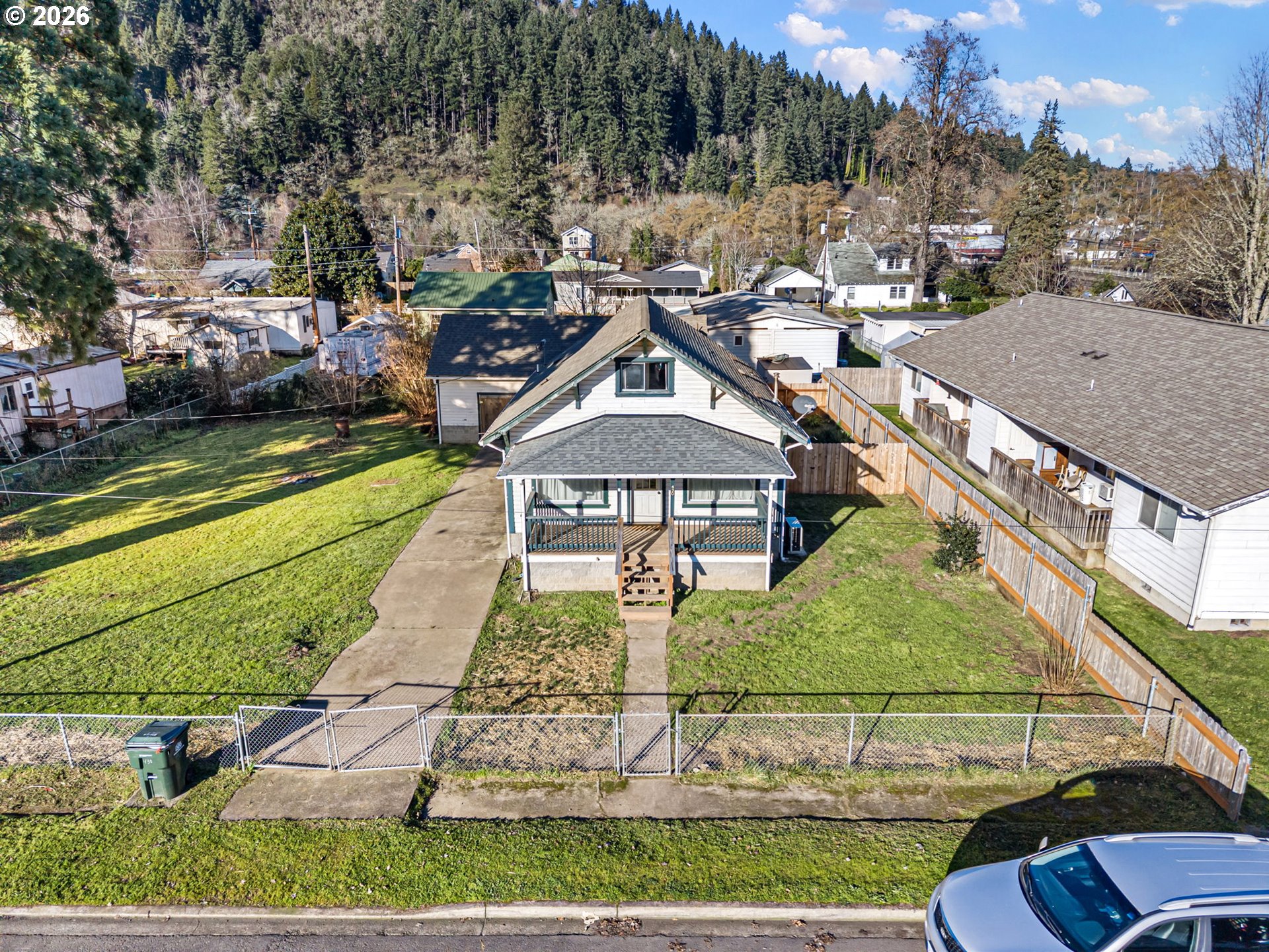 430 Division Avenue Drain, OR 97435 - Photo 5 of 47