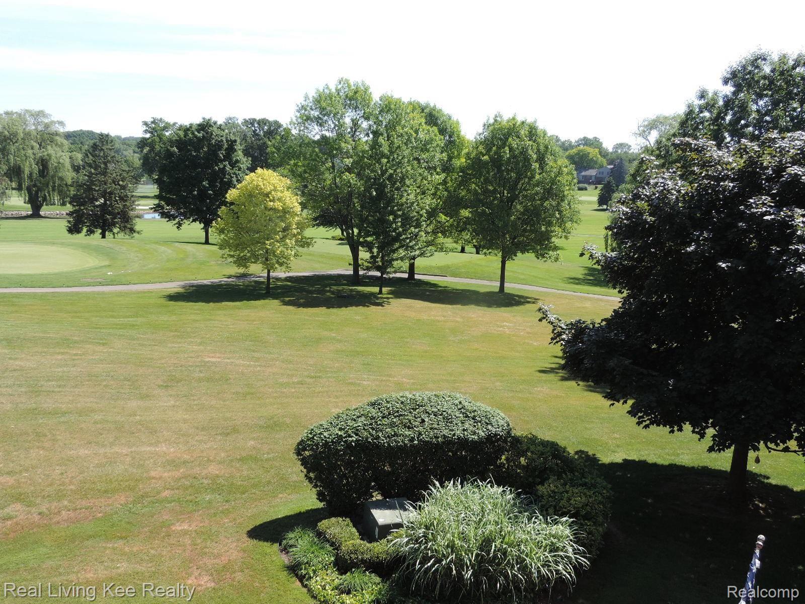 980 Golfview Court Rochester, MI 48307 - Photo 17 of 43 view1.JPG