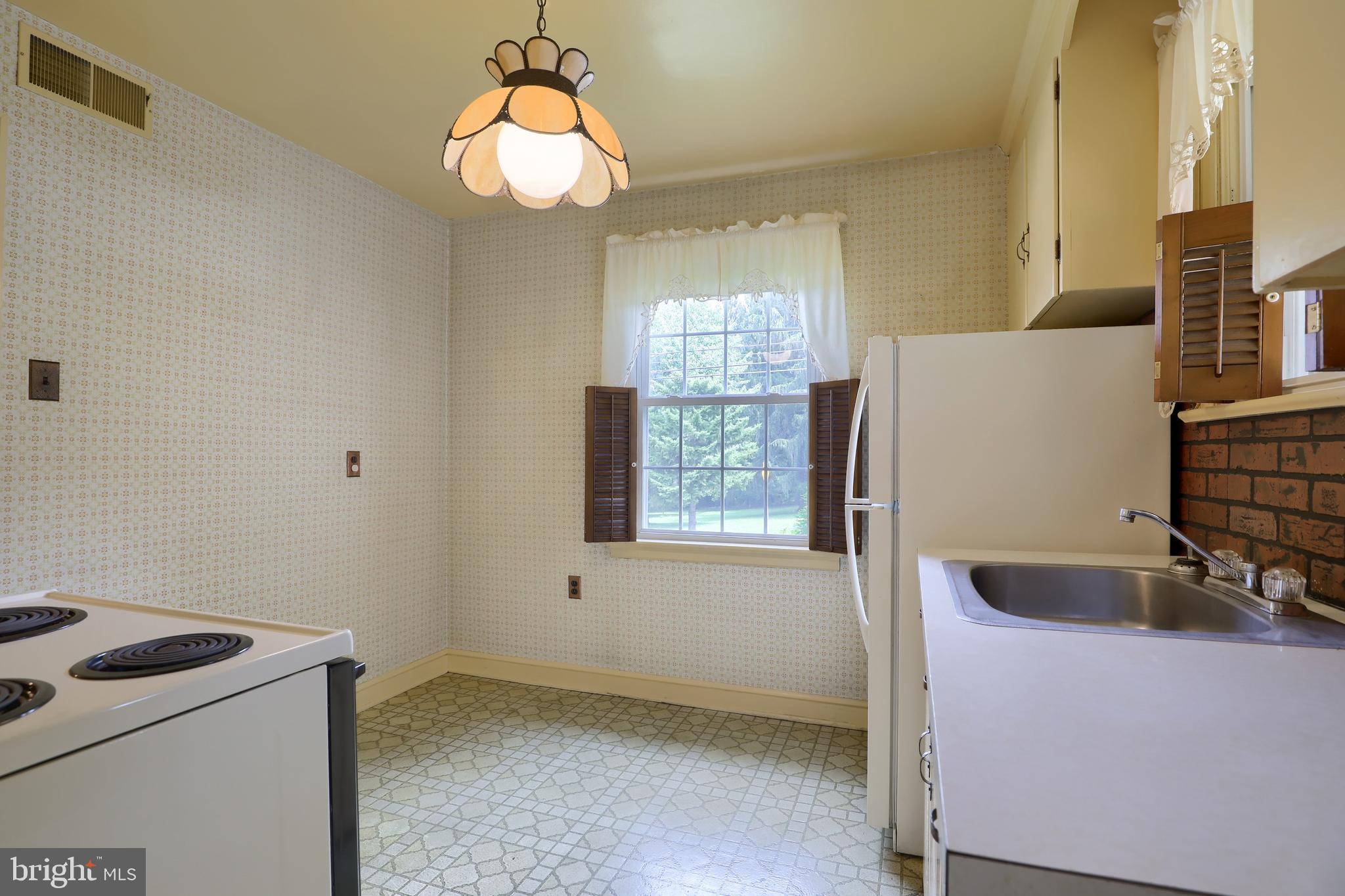 2270 Mt Zion Road York, PA 17406 - Photo 12 of 29 Gallery Image 12