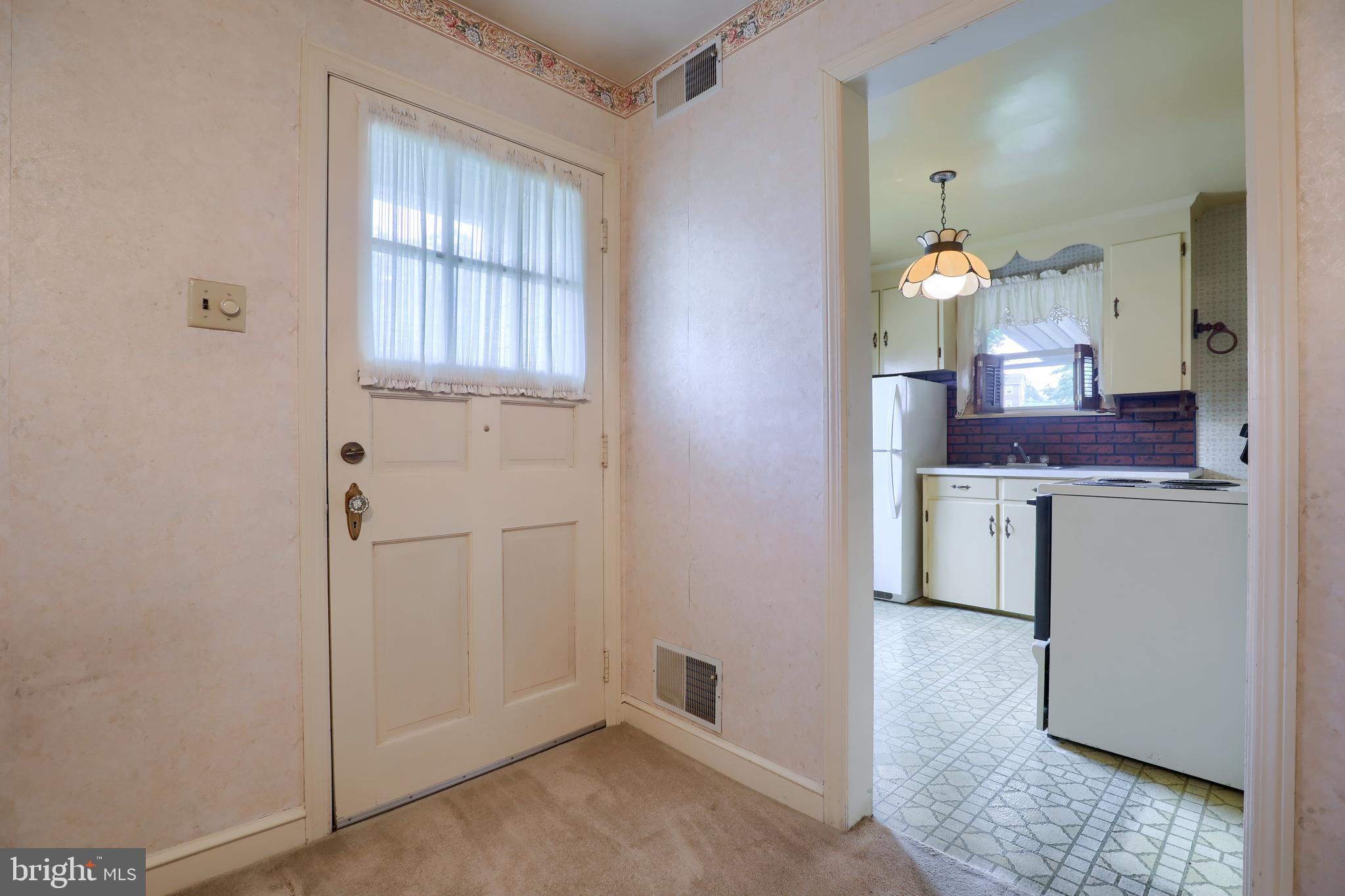 2270 Mt Zion Road York, PA 17406 - Photo 4 of 29 Gallery Image 4