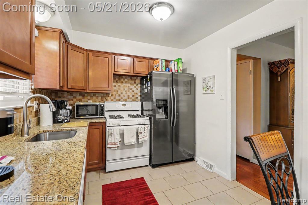 6305 Beech Daly Road Taylor, MI 48180 - Photo 11 of 22