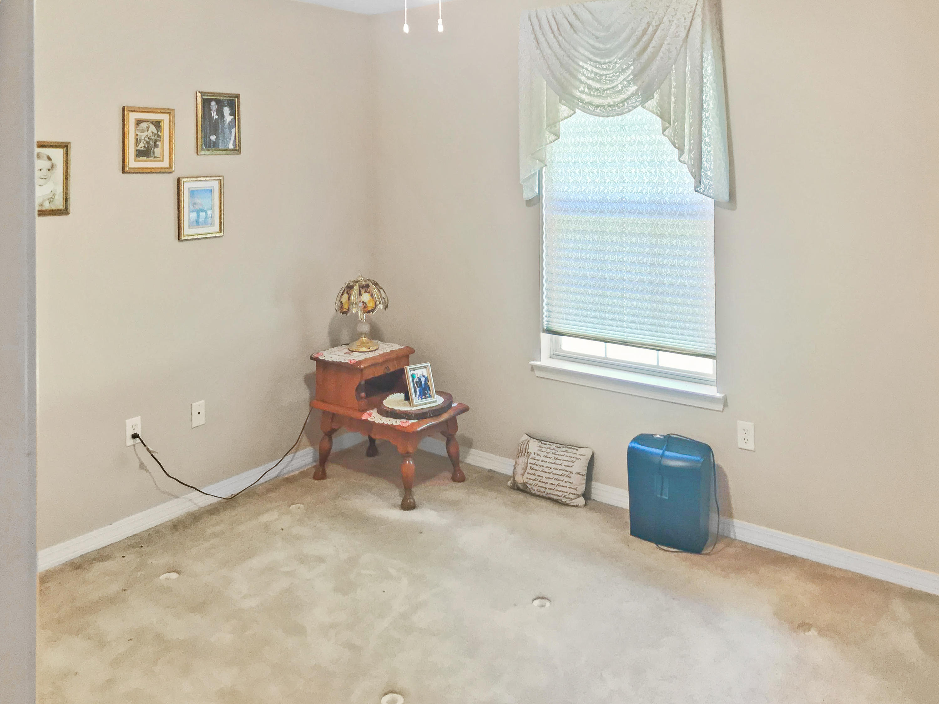 4441 Antioch Road Crestview, FL 32536 - Photo 7 of 14 a room with toys and a table