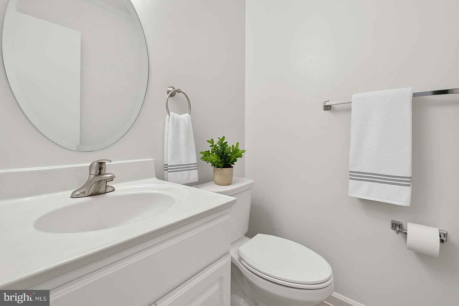 10317 Dickens Avenue Bethesda, MD 20814 - Photo 12 of 35 Powder Room