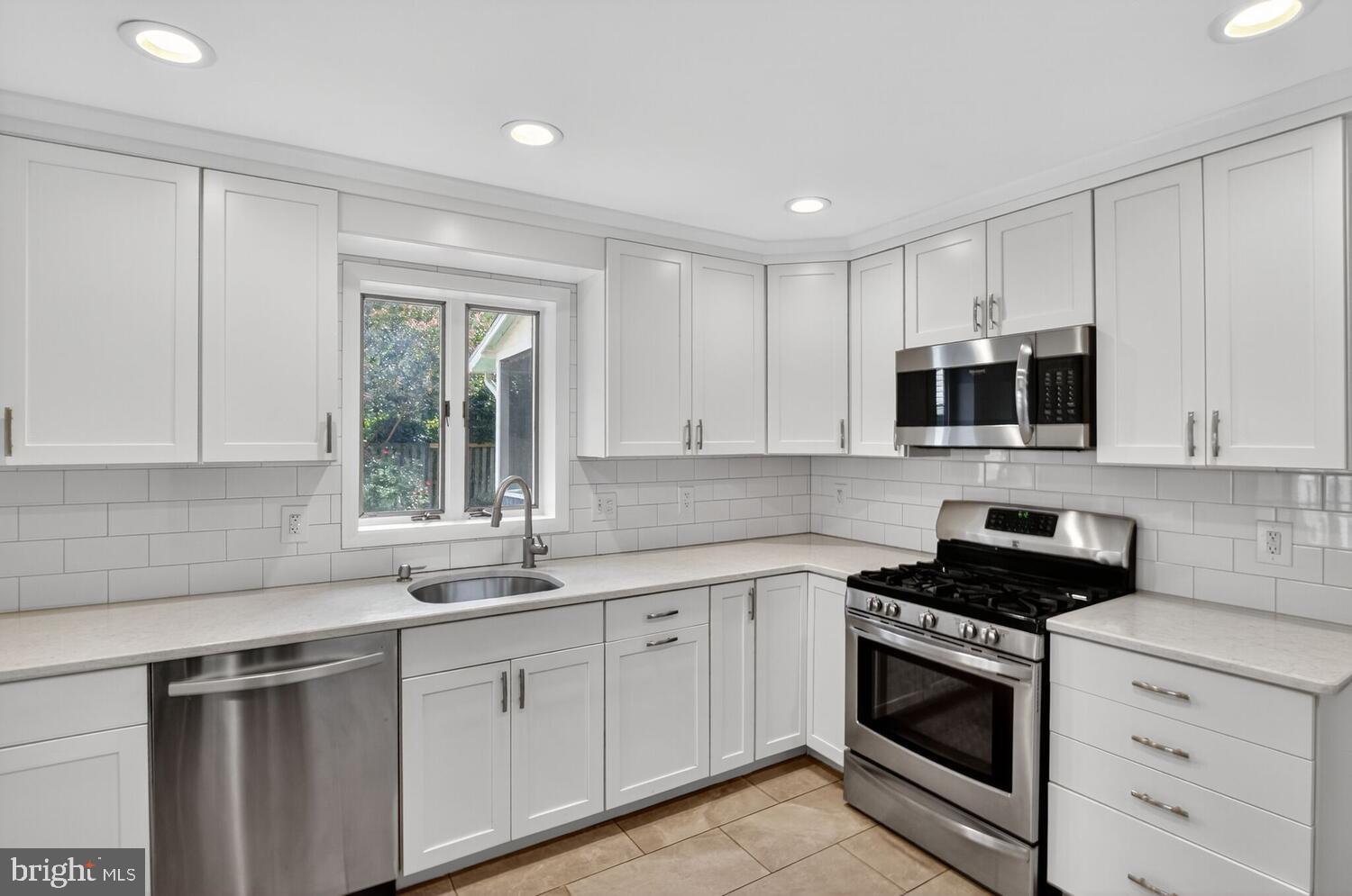 10317 Dickens Avenue Bethesda, MD 20814 - Photo 3 of 35 Kitchen