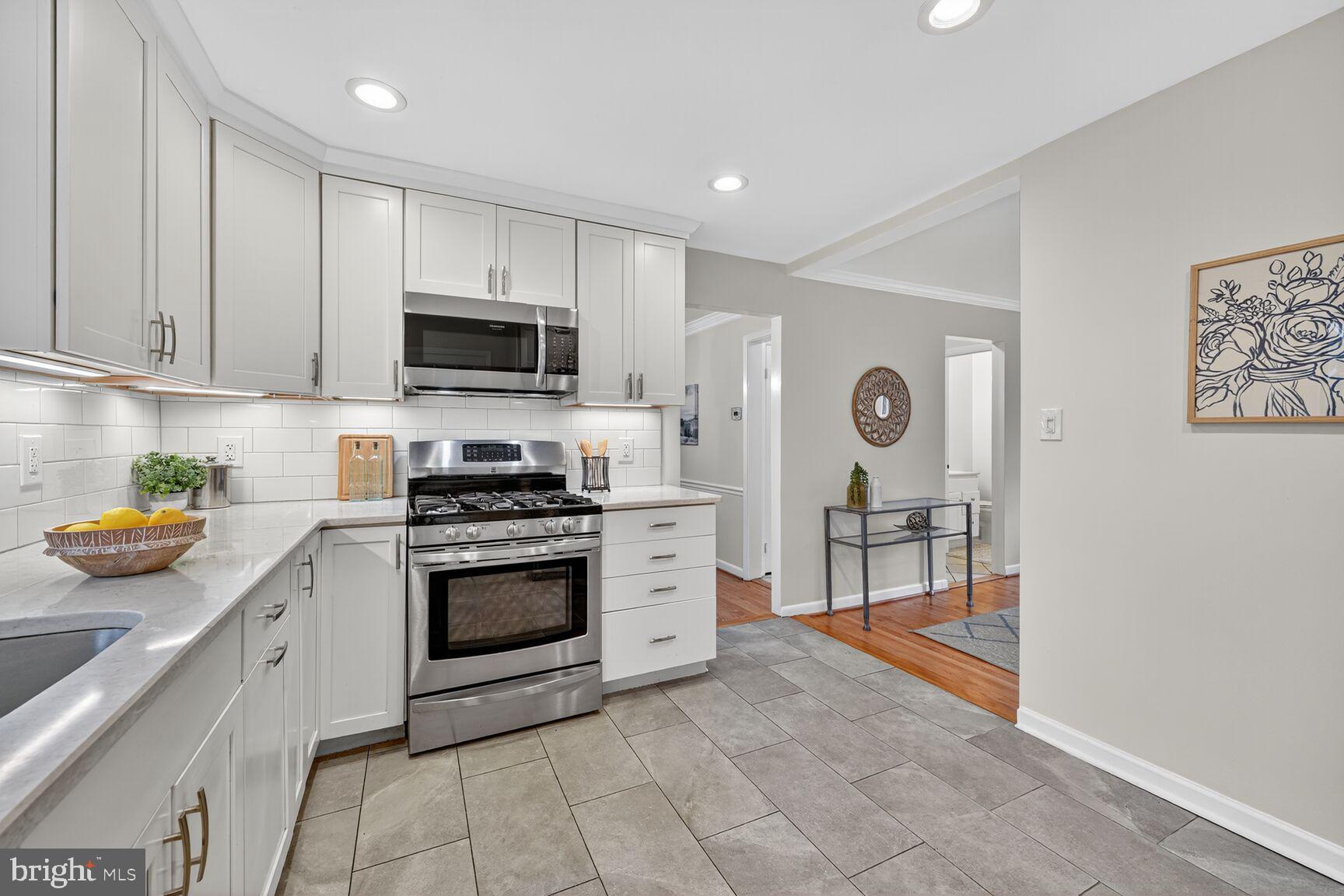 10317 Dickens Avenue Bethesda, MD 20814 - Photo 5 of 35 Kitchen