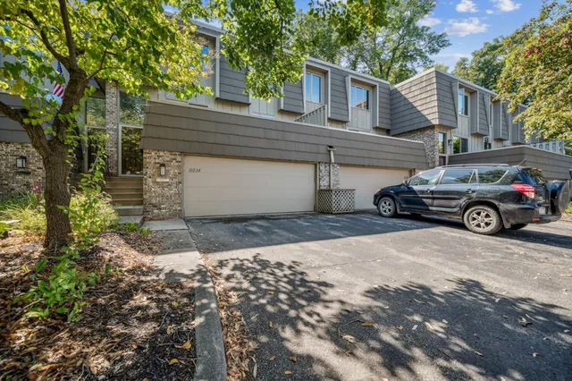 $299,900 | 10234 Berkshire Road, Bloomington, MN 55437