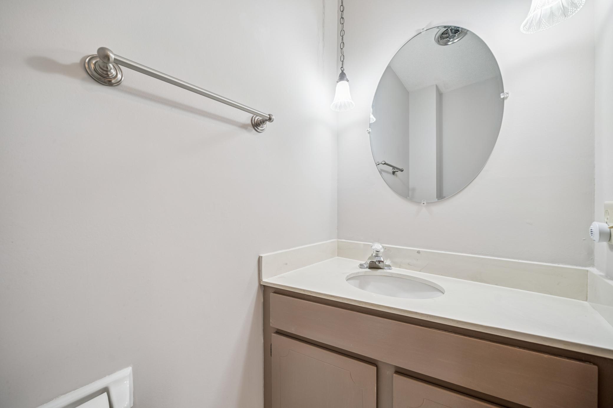 10234 Berkshire Road Bloomington, MN 55437 - Photo 11 of 27