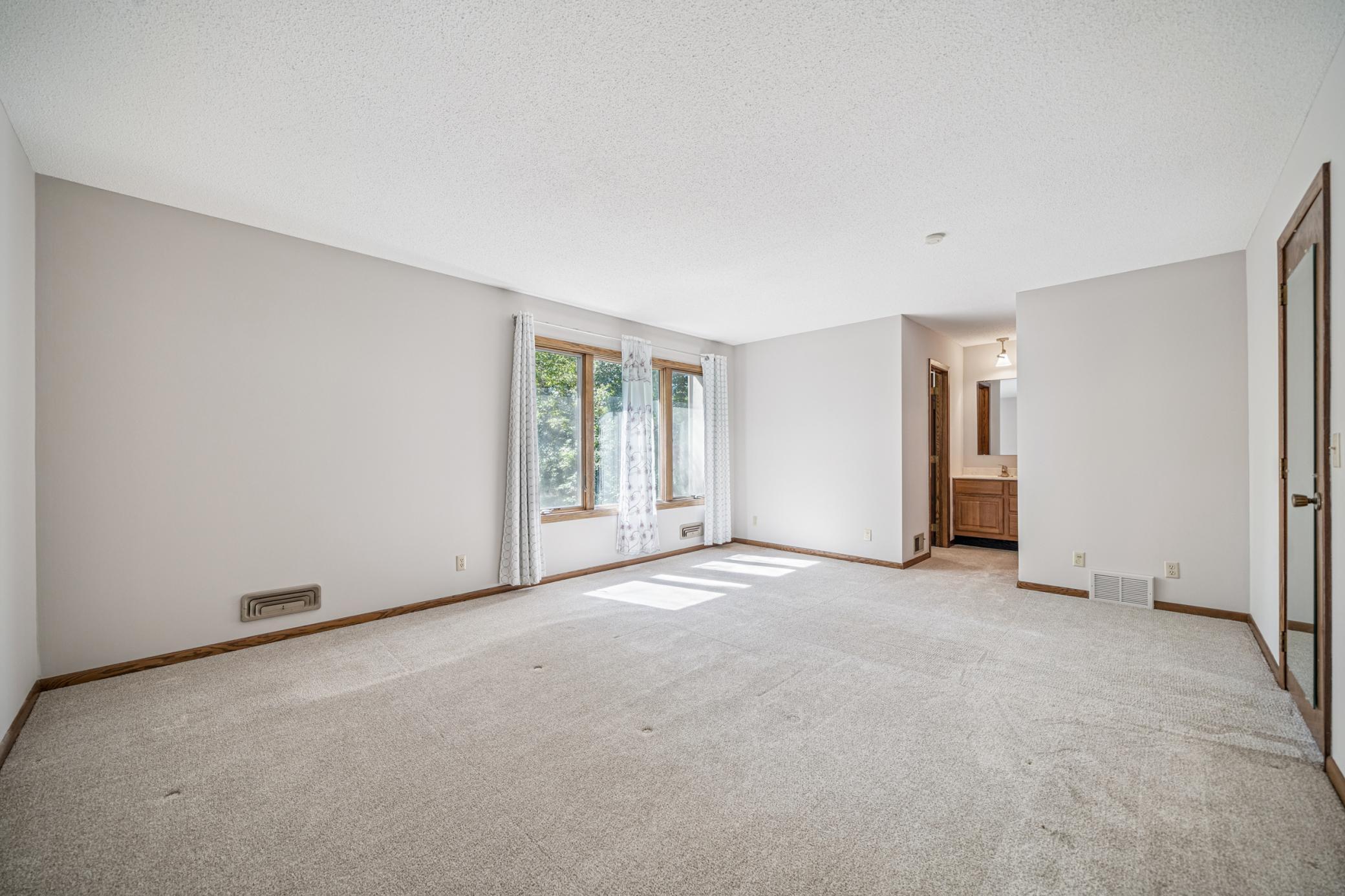 10234 Berkshire Road Bloomington, MN 55437 - Photo 15 of 27