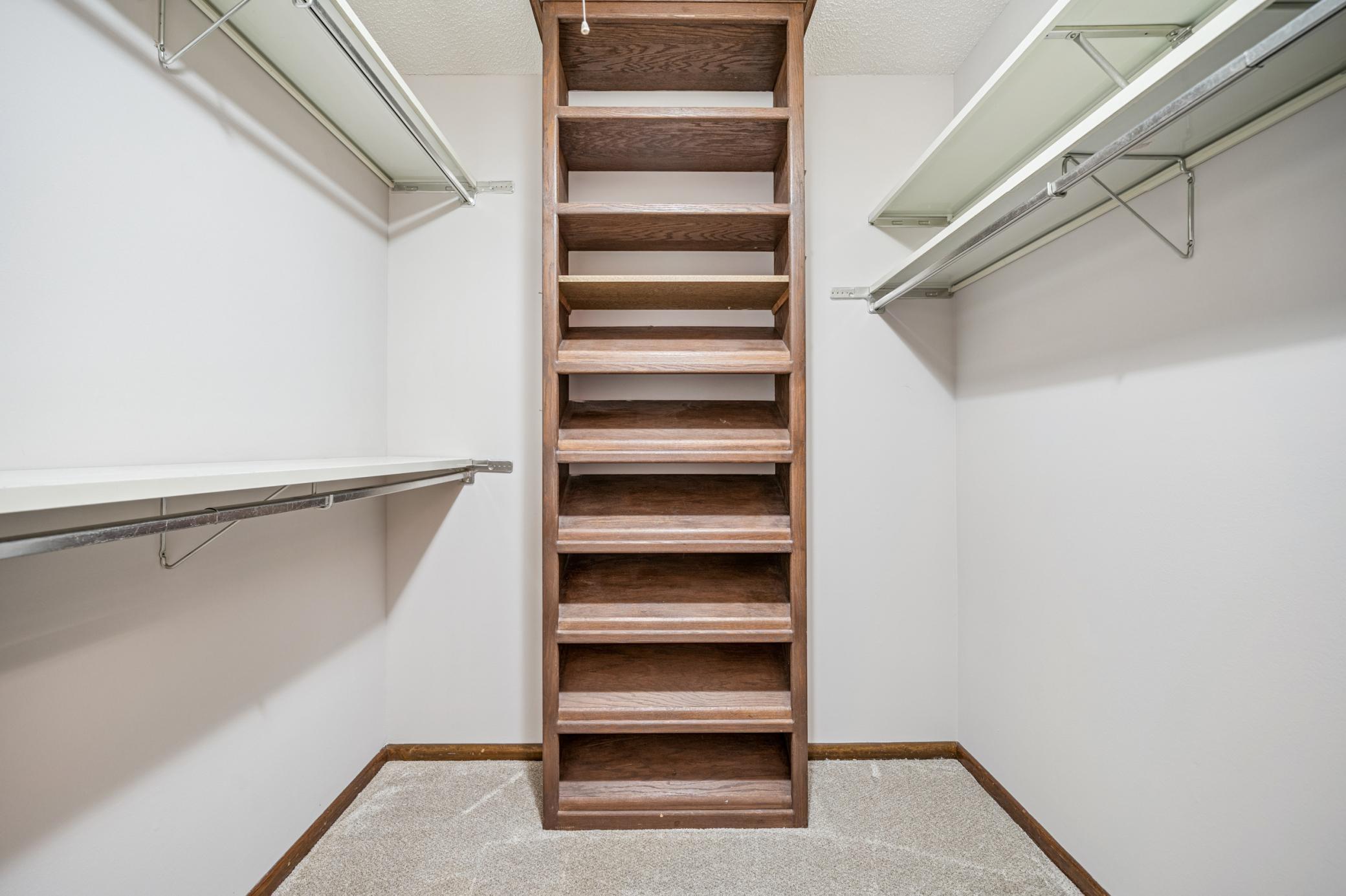 10234 Berkshire Road Bloomington, MN 55437 - Photo 17 of 27