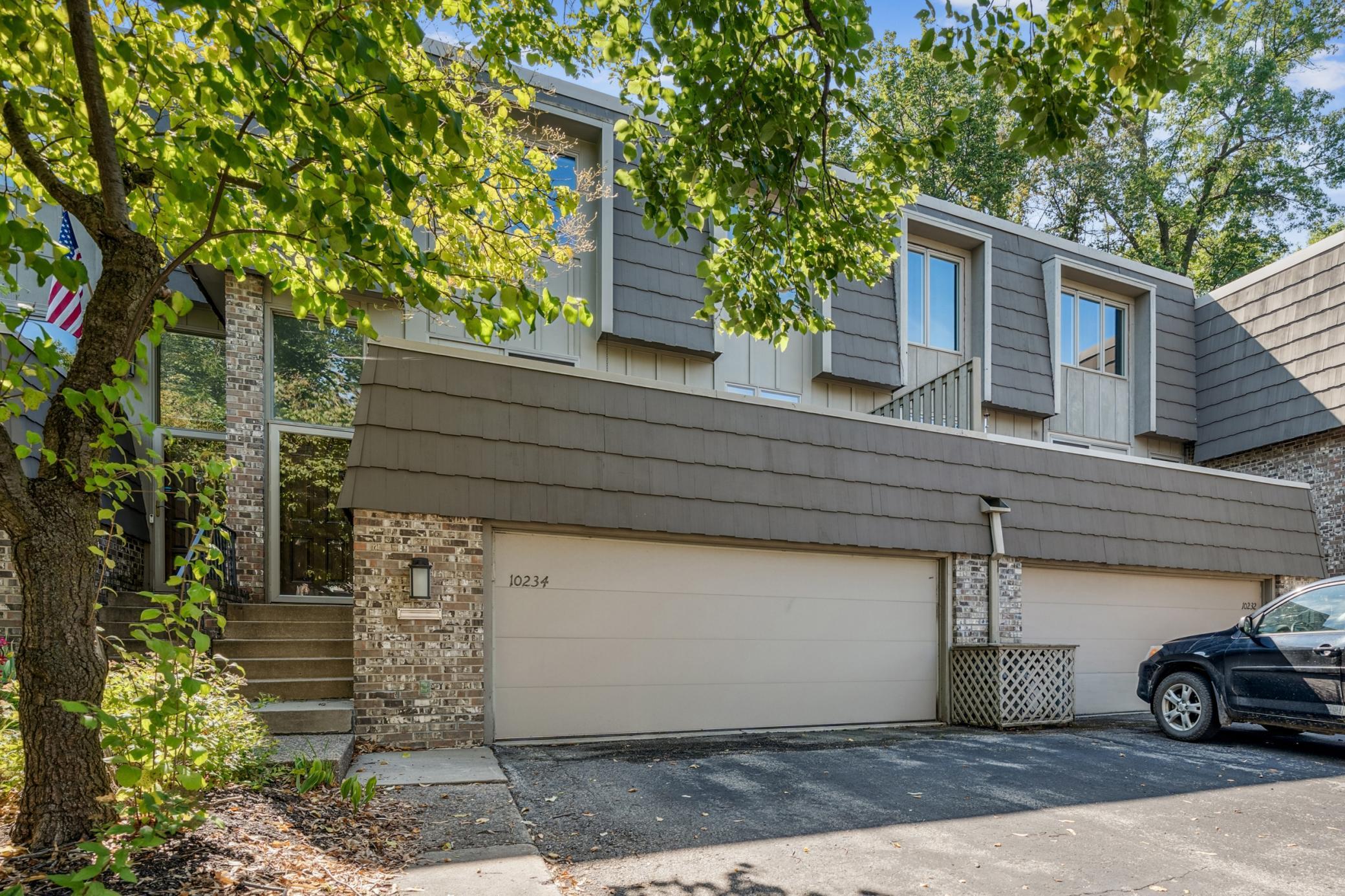 10234 Berkshire Road Bloomington, MN 55437 - Photo 2 of 27