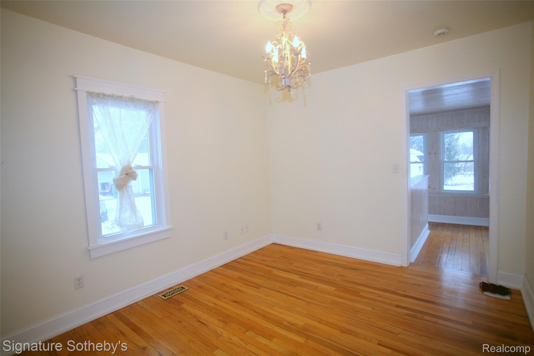 33 Miller Road Clarkston, MI 48346 - Photo 13 of 27 1st Floor Bedrm or Study