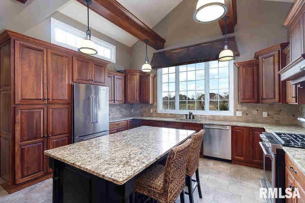 5824 Cardinal Road Bettendorf, IA 52722 - Photo 3 of 19 Gallery Image 3