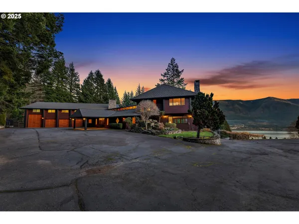 $2,250,000 | 850 Northeast Montell Terrace, Stevenson, WA 98648
