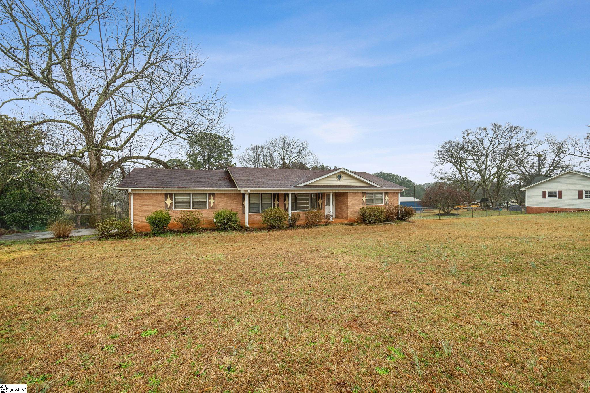 1592 Highway 357 Lyman, SC 29365 - Photo 3 of 37