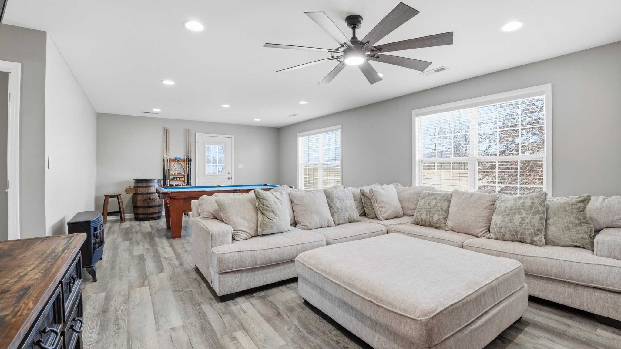 32 McGee Road McMinnville, TN 37110 - Photo 27 of 56 a living room with furniture and a large window