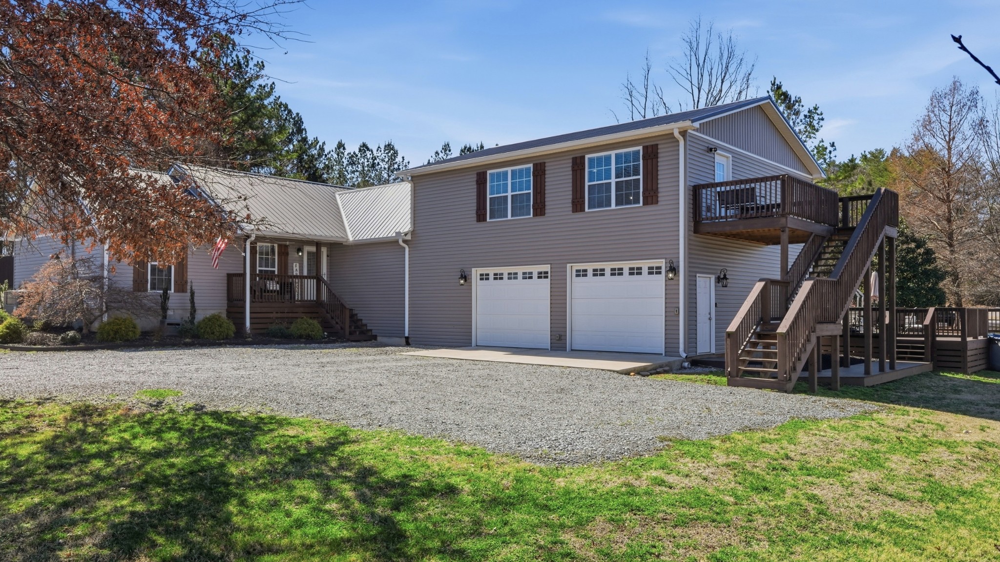 32 McGee Road McMinnville, TN 37110 - Photo 4 of 56 a front view of a house with a yard